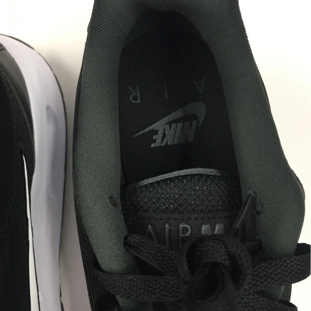 Nike Air Max Solo Athletic Sneaker 12 Black Sport Streetwear Gorpcore Athleisure